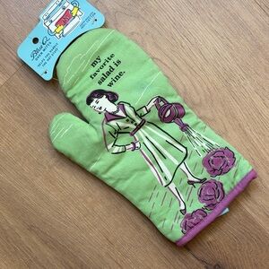 Blue Q Green Oven Mitt with Wine Humor